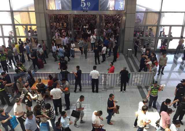 永康门博会 人气超高 永康门博会场面堪比“春运” 引领行业