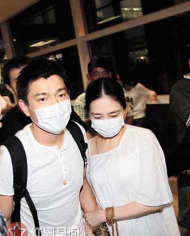 朱丽倩刘德华 刘德华根本不爱朱丽倩真的吗 朱丽倩52高龄疑冒险怀二胎