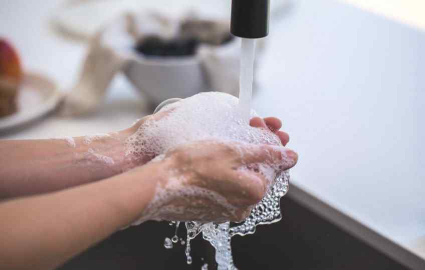 自制杀菌洗手液 酒精洗手液太干燥？教你在家自制温和消毒洗手液