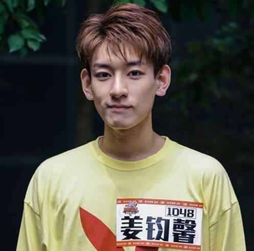 姜钧馨 我要打篮球姜钧馨资料年龄介绍 有颜值又逗趣的男孩