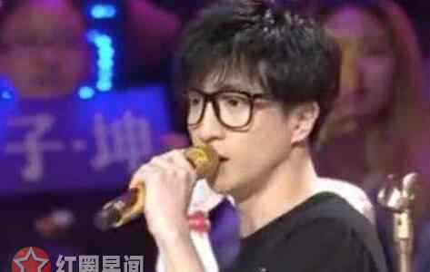 薛之谦怒摔话筒走 薛之谦怒摔话筒原因曝光 薛之谦难忍节目黑幕终于爆发