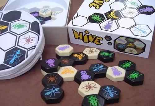 昆虫棋 十大旅行推荐桌游之八—没有棋盘的《昆虫棋》（Hive）