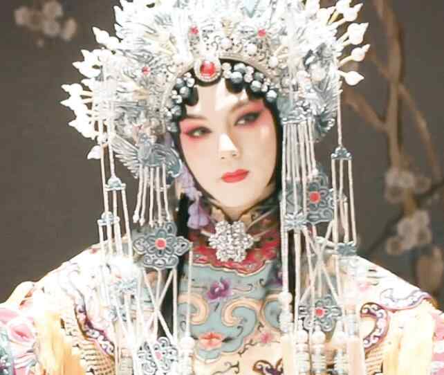名伶 鬓边不是海棠红商细蕊原型是谁 一代名伶戏装造型超惊艳