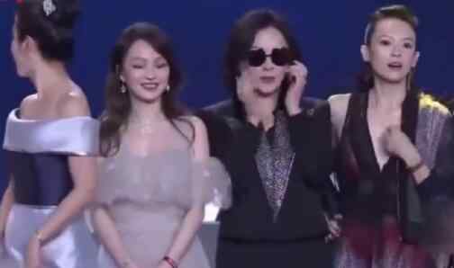 芭莎慈善夜大合照 2019芭莎慈善夜在哪里可以看 今年的晚会亮点居然是大合照
