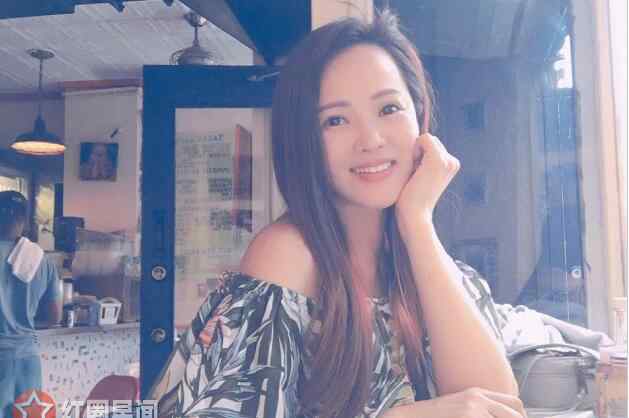 伊能静女儿 揭黄维德后悔放弃伊能静背后真相 伊能静牵女儿散步可爱至极