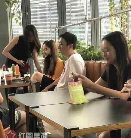王思聪绯闻女友 总算知道王思聪为啥对赵丽颖好 网友偶遇王思聪疑似和新女友