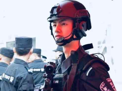 刘曦钧 天天向上刘曦钧是谁 长沙特警刘曦钧个人资料