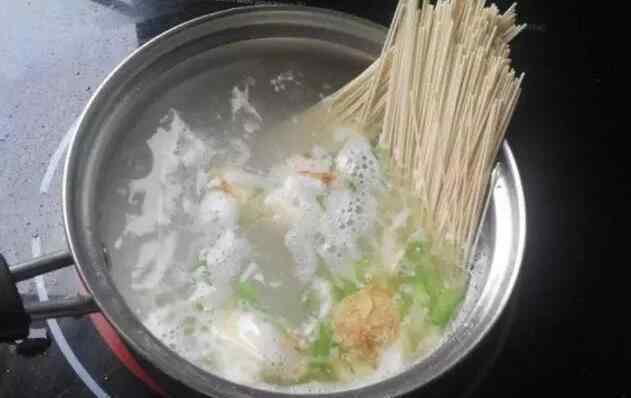 鸡蛋开锅后煮几分钟熟 鸡蛋煮多久最合适？原来做这些事都有技巧！