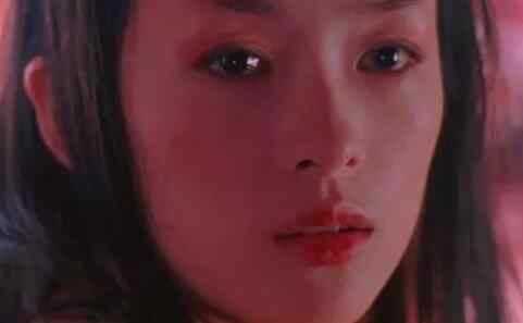 夜宴谁杀了皇后 夜宴最后是谁杀了皇后 章子怡背后的匕首是凌儿刺的吗