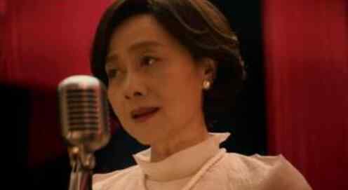 红莓花儿开歌曲 囧妈卢小花唱的歌叫什么 原来是歌颂爱情的红莓花儿开