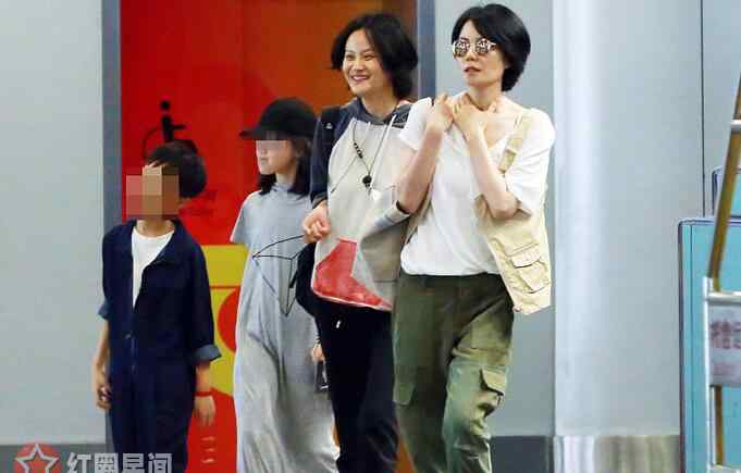 veggieg是谁 李亚鹏现在的老婆是谁 王菲带爱女李嫣低调现身机场