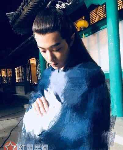 陈情令剧照 肖战衣服打码防止剧透好暖 肖战陈情令剧照你最爱哪张