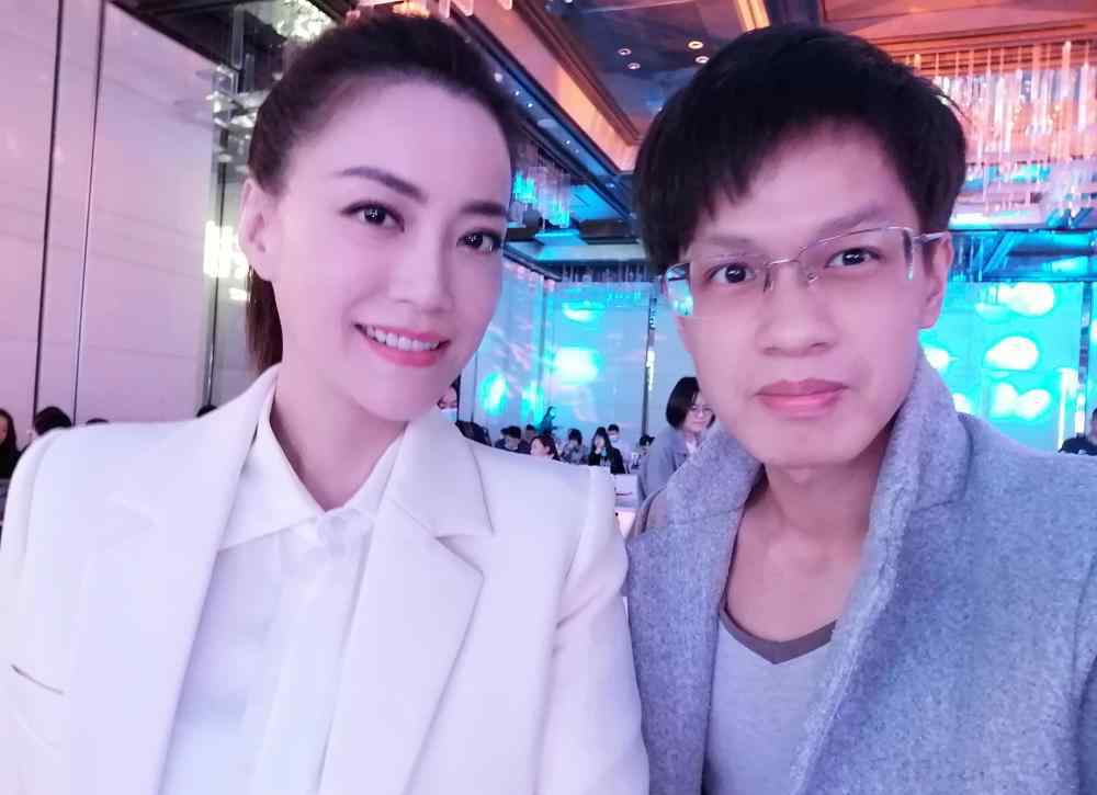 杨光友 香港英皇娱乐集团COO霍汶希与上海双滋传媒总部CEO杨光友好见面