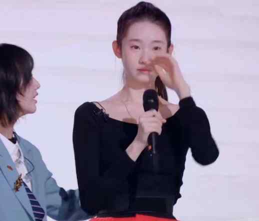 泪失禁体质 创造营2020张艺凡哭怎么回事 泪失禁体质了解一下