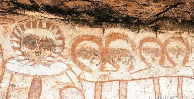 在巴颜喀拉山发现洞穴，里面发现杜立巴族人遗迹