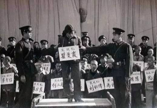 老梁又说大实话了：为什么说他是中国最后一个流氓？