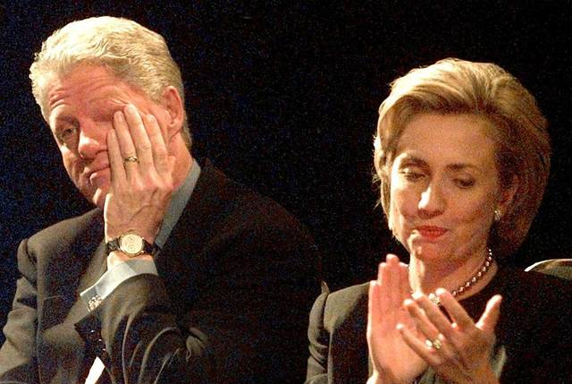 婚外情的克林顿当年为何没下台？