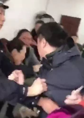 可惜！网爆：荣县一中学生跳楼……