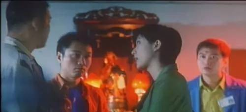 黑白两道都要拜，关二哥究竟忠定奸？
