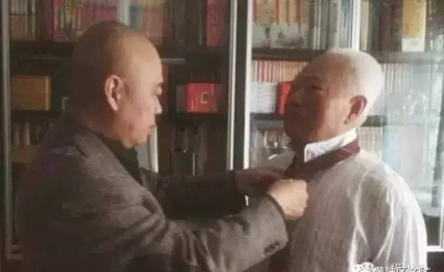 父亲是终身制——郑洪升和郑渊洁对话录