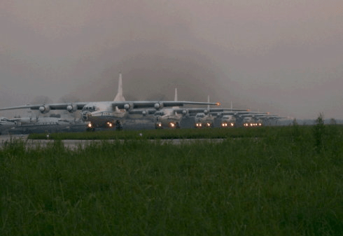 中国空军运8运输机