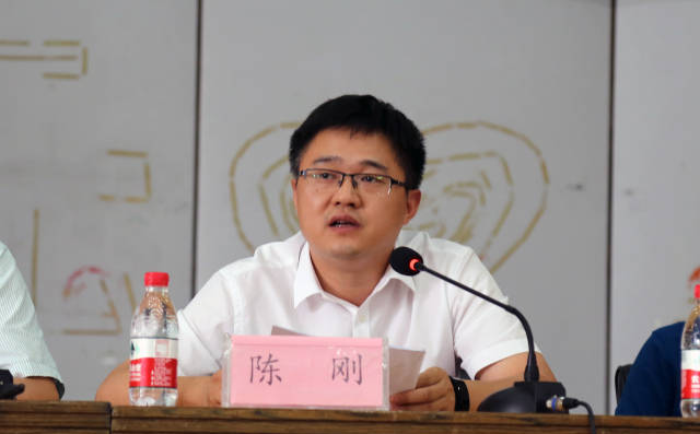东阳中学校长顺利交接