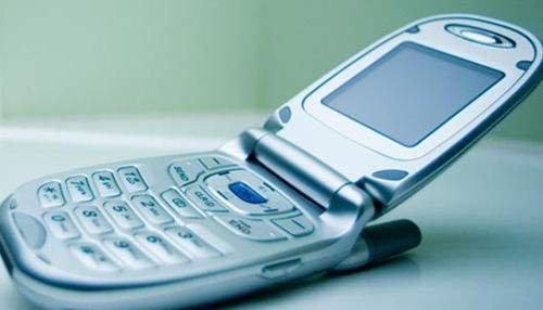iPhone都出到X了！你还记得那些年用过的翻盖手机吗？