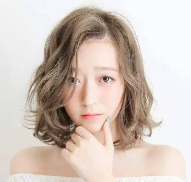 10款最有女人味的气质发型！