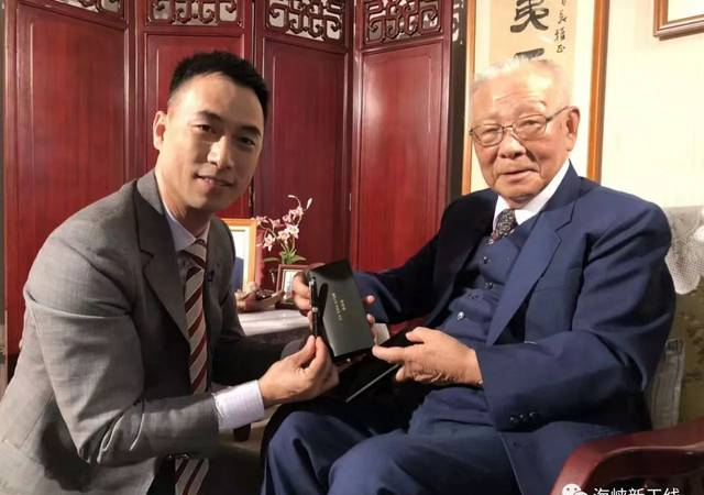 百岁老人的拳拳爱国心——专访许历农