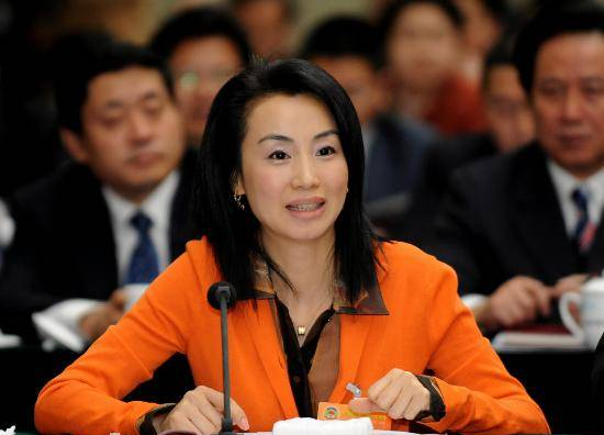 20岁白手起家，35岁跻身中国十大女富豪，刘迎霞是怎么做到的？