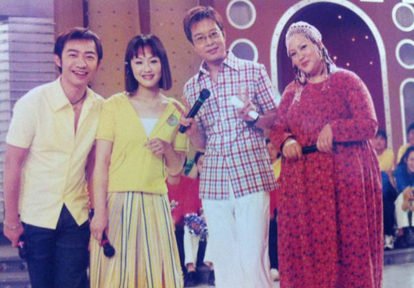 八零后还记得《开心100》吗？当年不吃饭也要看的收视王辉煌不再