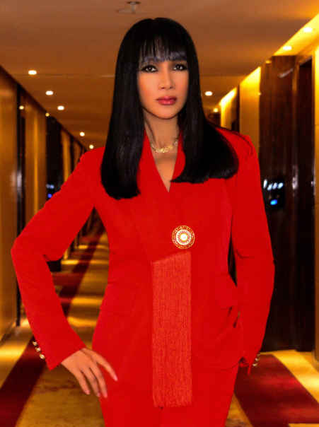 张咪的31岁漂亮女儿近照曝光  母女宛如姐妹