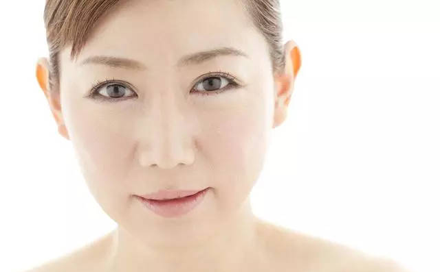 如何改善法令纹，学会这几招让你更年轻