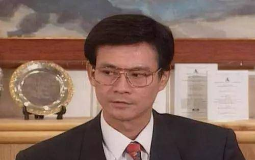 郑少秋生性风流,三段婚姻,三任老婆中最亏欠的 是她?