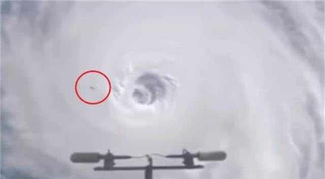 骗局！NASA刚刚拍摄了“黑骑士卫星”绕地球飞行吗？