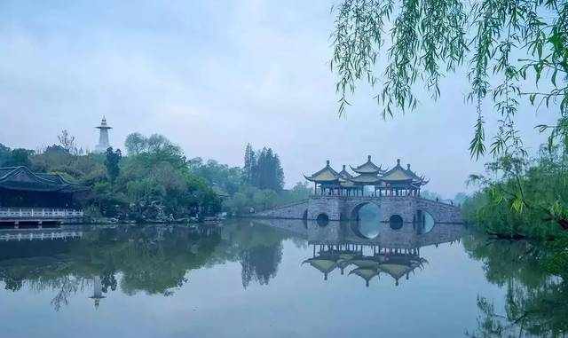 十年一觉扬州梦，唯愿长睡不复醒