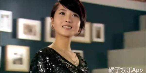 还记得《爱情公寓》里的阿曼达吗，她现在长这样了