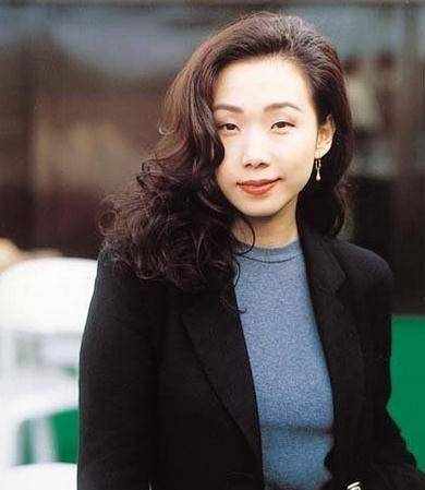 看了林忆莲年轻时的照片，终于明白李宗盛为啥甘愿为她而抛弃前妻
