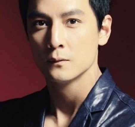 巴黎欧莱雅代言人，吴彦祖和吴亦凡都输给了他