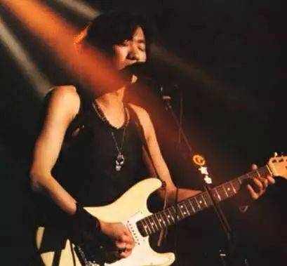 25年前的今天，黄家驹生前最后一次演唱会，这首歌至今无人超越