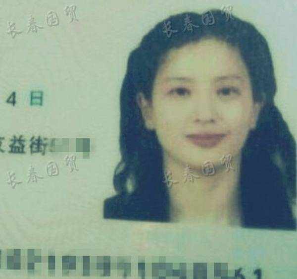原来刘亦菲母亲长得这么漂亮