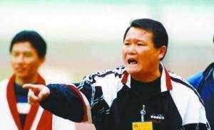 球员和教练生涯很平庸，年近古稀还在用嘴来加速广东足球的衰落？