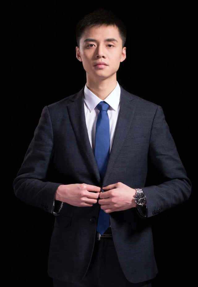 22岁，他成了“毕婚族”加“房奴”，3年后走上人生巅峰