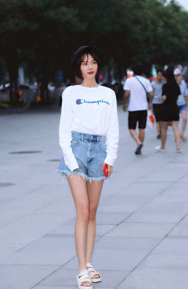 北京街拍：三里屯太古里的时尚女孩真多，喜欢看街拍的不要错过
