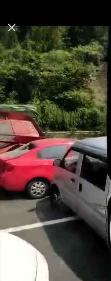 成绵高速车祸 突发！成绵高速发生多车追尾 车辆积压严重