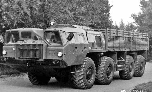 暴力伊万  前苏联MAZ 543重型卡车