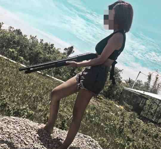 为自己而活 翼装飞行女生曾称为自己而活：不后悔我的选择