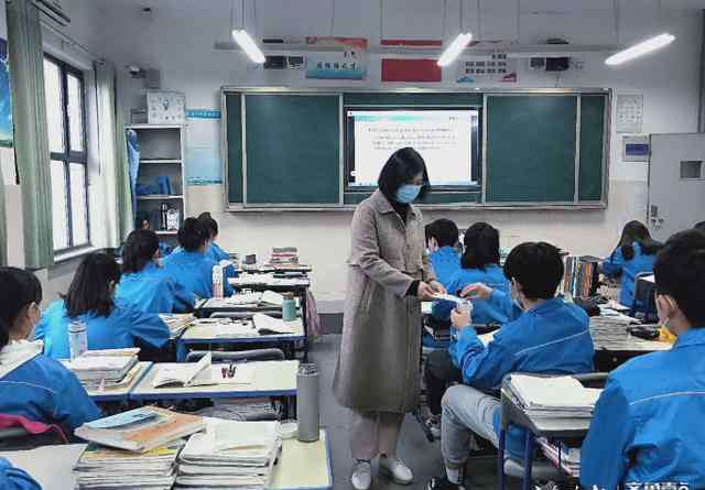 济宁市育才中学 济宁市育才中学新疆部主任李玲，167名新疆籍学生的“妈妈”
