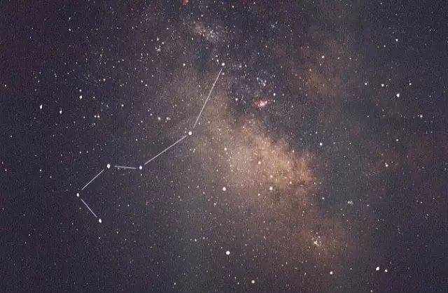 六月初一至初六南斗星君下降，称名诵号福寿绵长