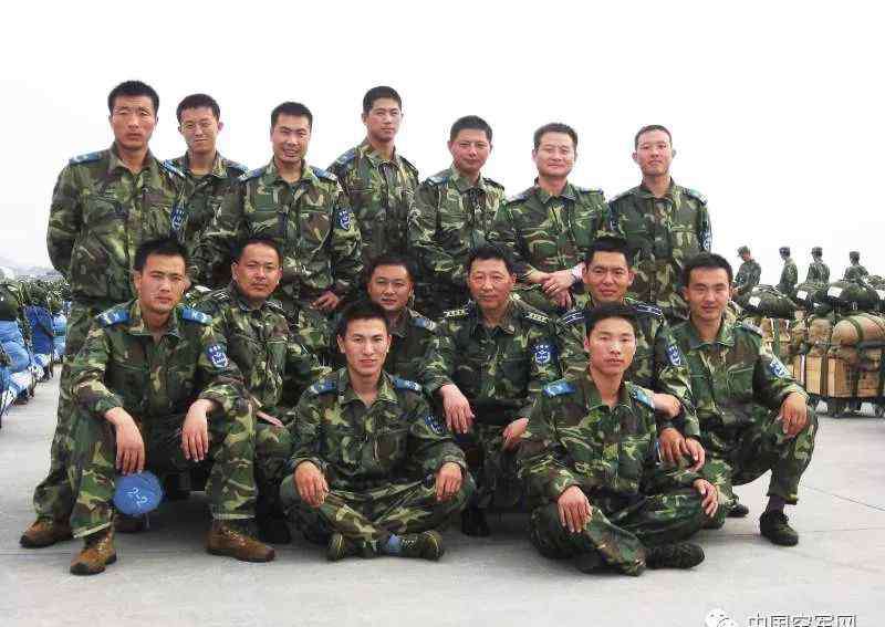 就干 伞降四十载！这辈子，他就干这一件事情